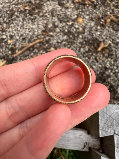 Vintage 9ct rosy yellow gold floral cigar band, 10.5mm wide