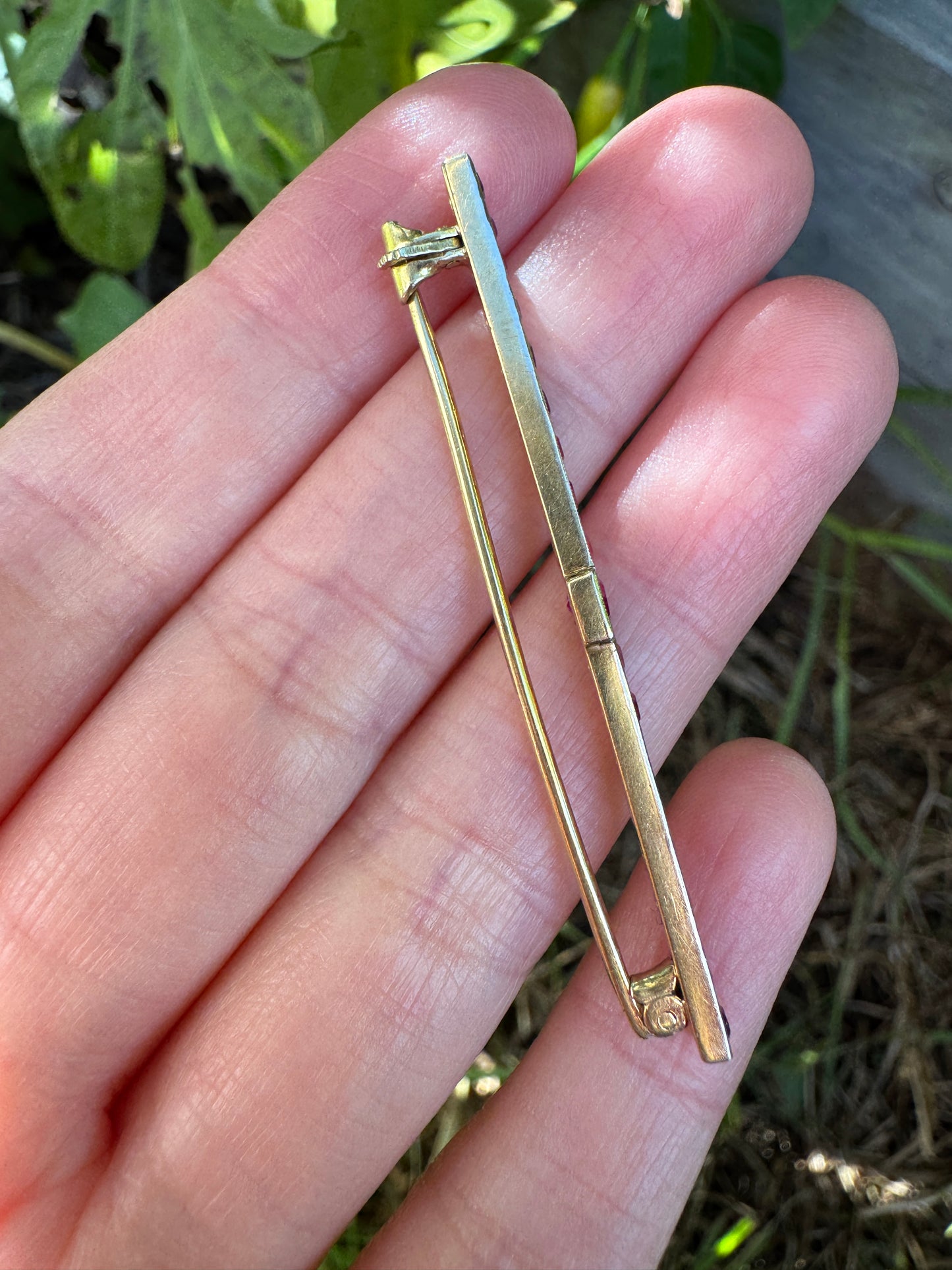 Antique 14ct yellow gold 1.86ct TCW old single cut natural ruby bar brooch/chain extender with lock mechanism