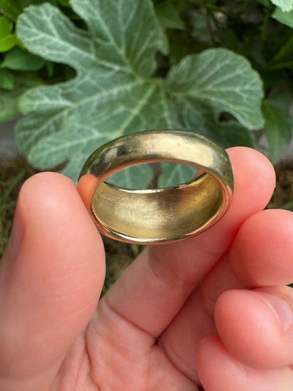 Vintage 9ct yellow gold bombe ring