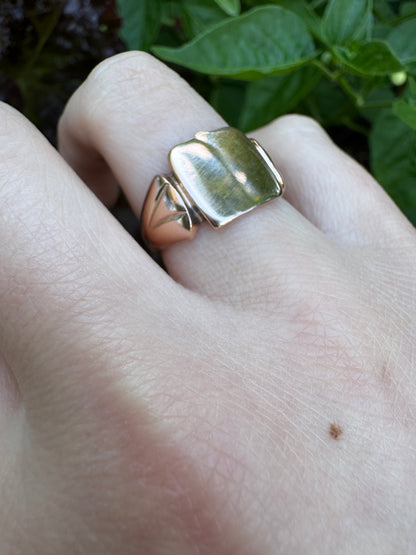 Antique Australian 9ct rosy yellow gold signet ring