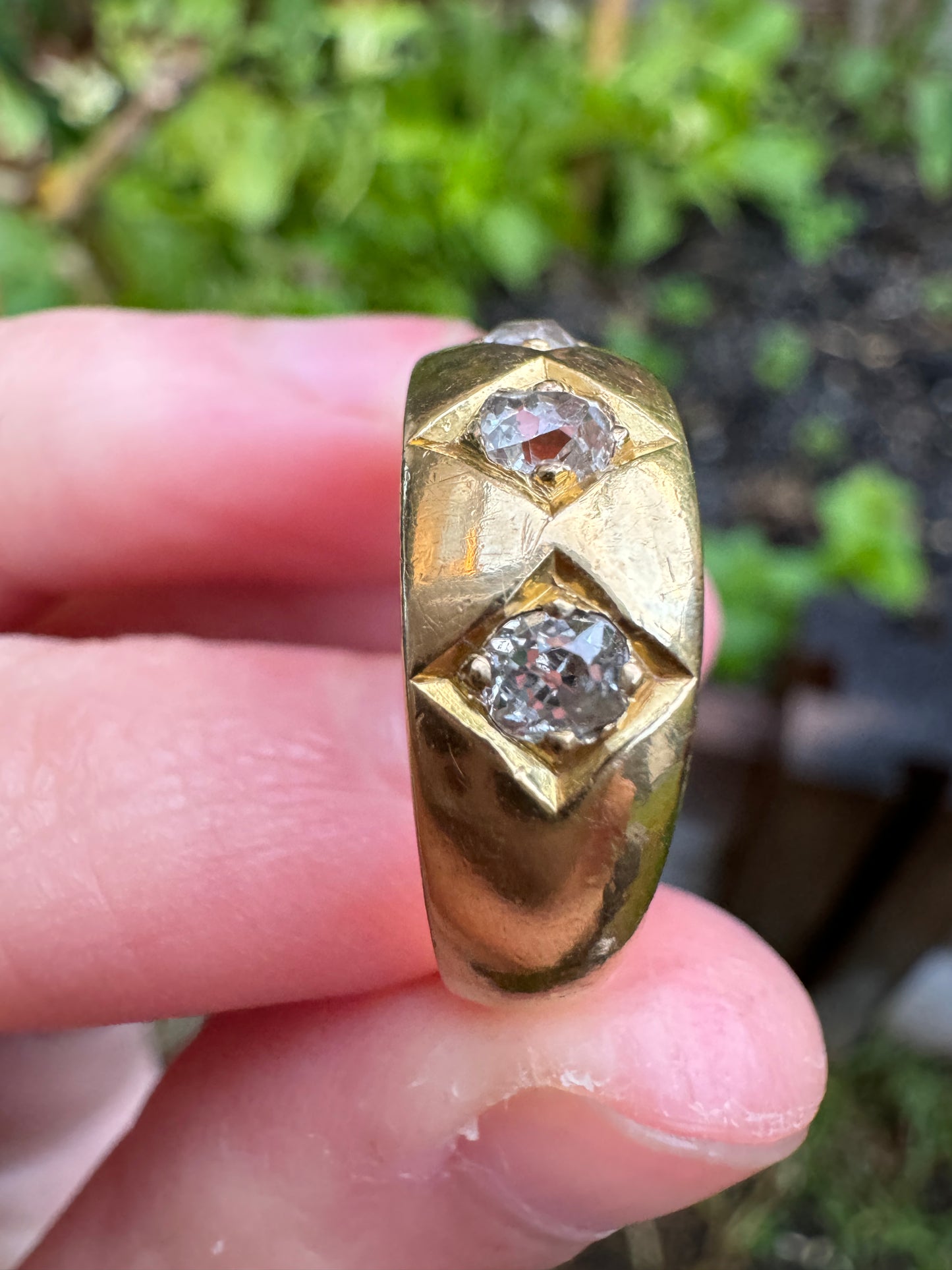 Vintage 18ct yellow gold 0.5ct TCW three stone old mine cut diamond gypsy ring
