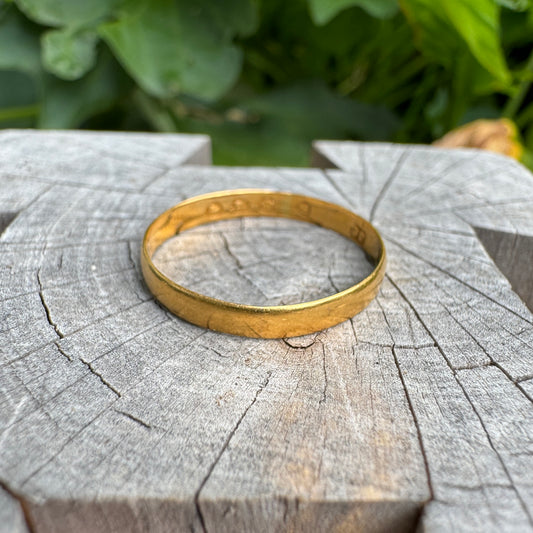 Antique Victorian 18ct yellow gold band, 2mm wide