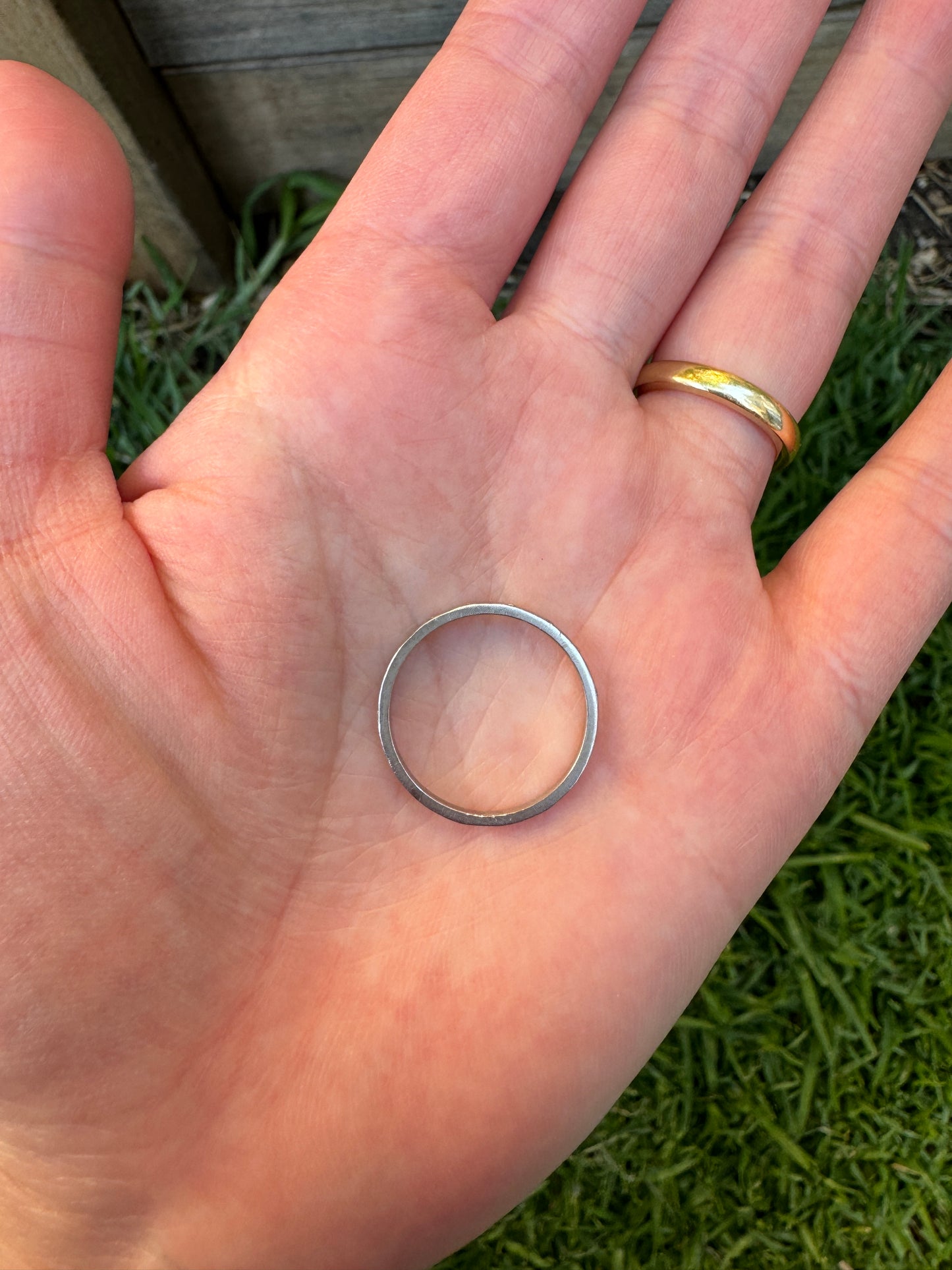 Vintage platinum diamond pattern engraved band