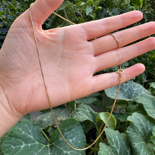 Vintage Italian 18ct yellow gold box link chain, 40cm / 15.75 inches long