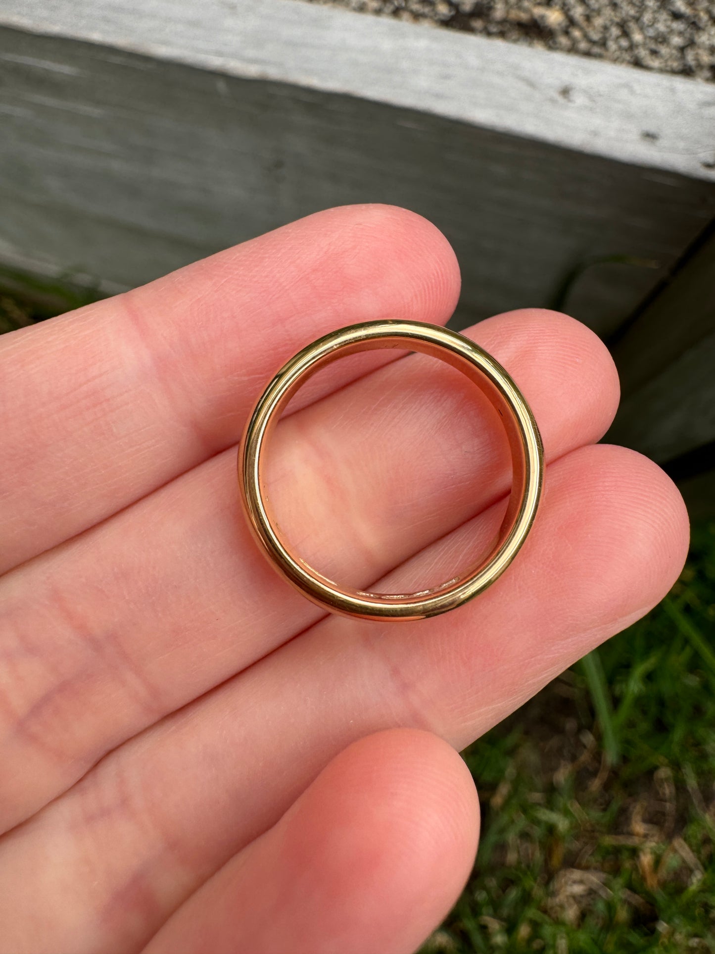 Antique 22ct yellow gold band, 3.5mm wide