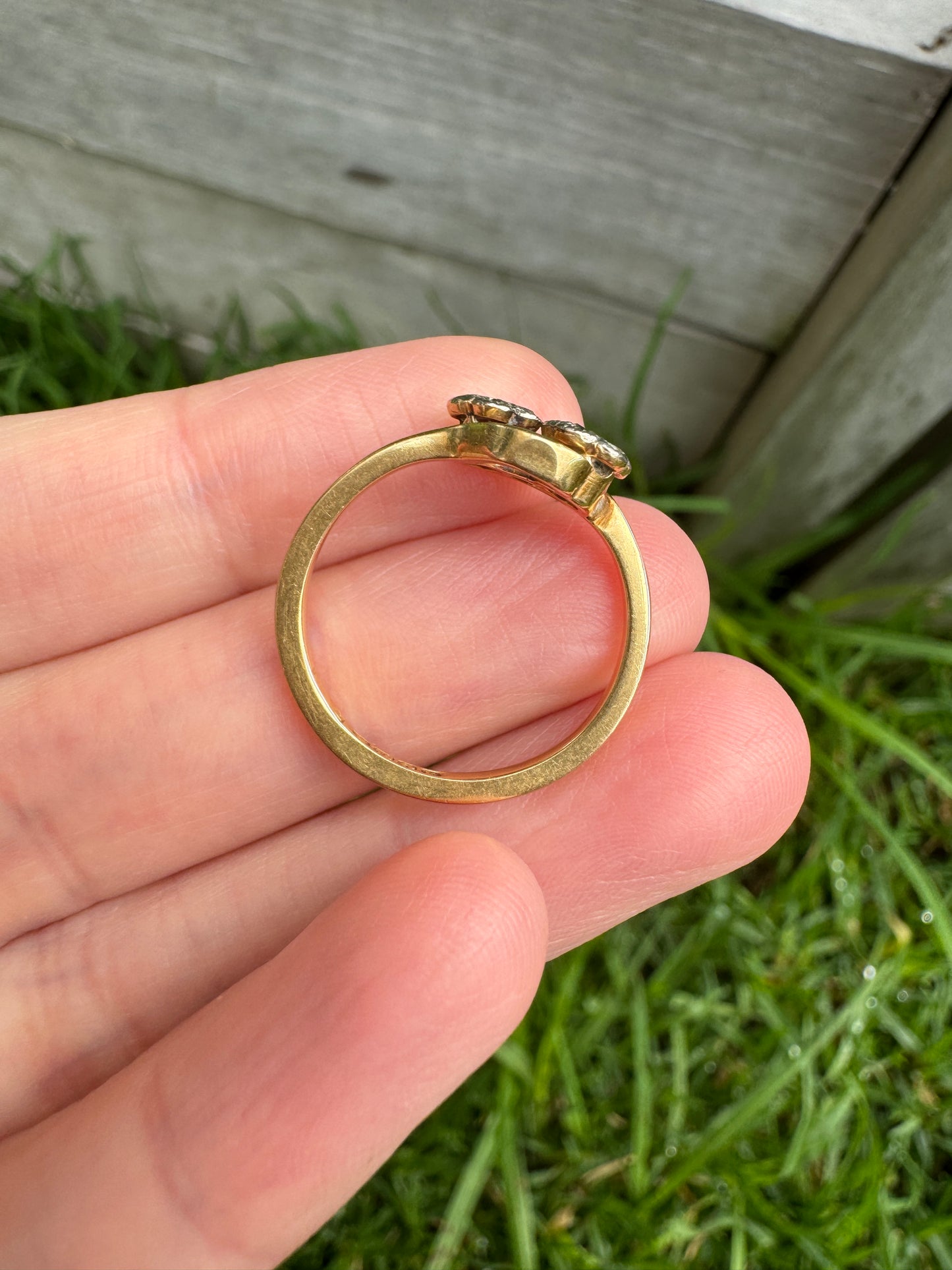 Antique 18ct yellow gold single cut diamond double daisy ring