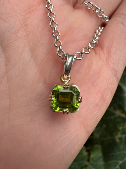Custom handmade sterling silver and recycled 18ct yellow gold 2.09ct peridot necklace, 47cm / 18.5 inches long