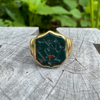 Antique Victorian 18ct yellow gold bloodstone intaglio signet ring