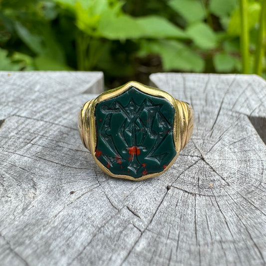 Antique Victorian 18ct yellow gold bloodstone intaglio signet ring