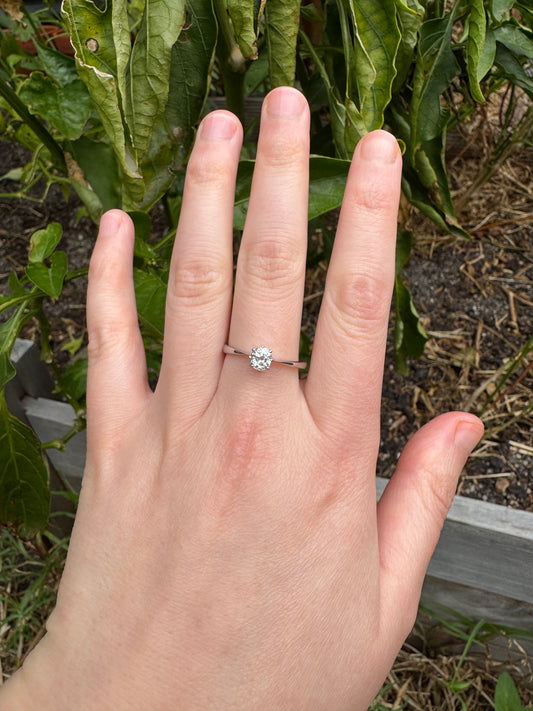 Vintage 9ct white gold 0.57ct old mine cut diamond solitaire ring