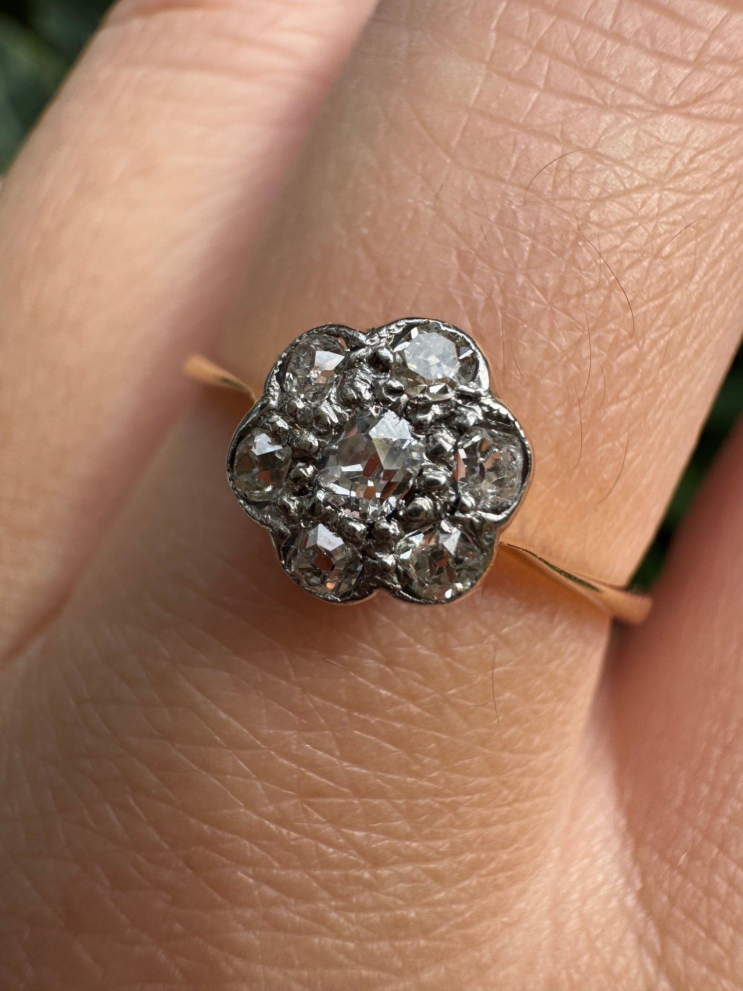 Vintage 18ct yellow gold 0.2ct TCW old mine cut diamond daisy cluster ring