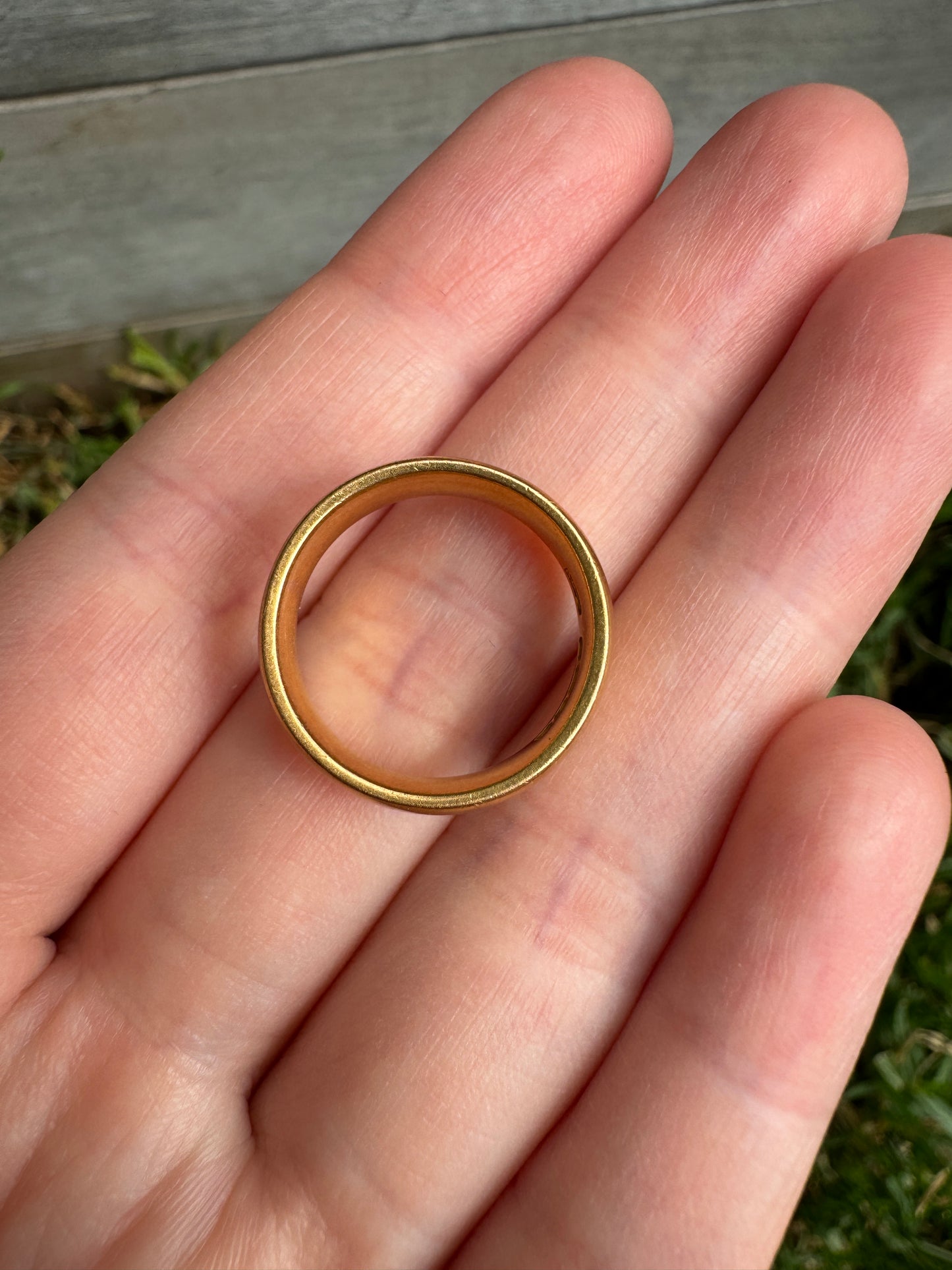 Antique 22ct yellow gold band, 5mm wide