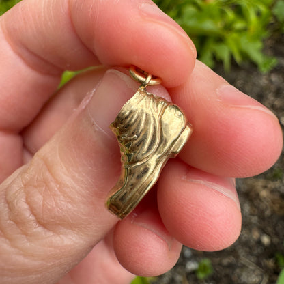 Vintage 9ct yellow gold boot charm