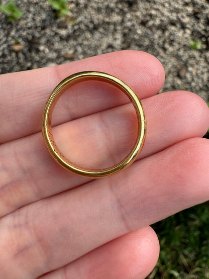 Antique Victorian 18ct yellow gold band, 3mm wide