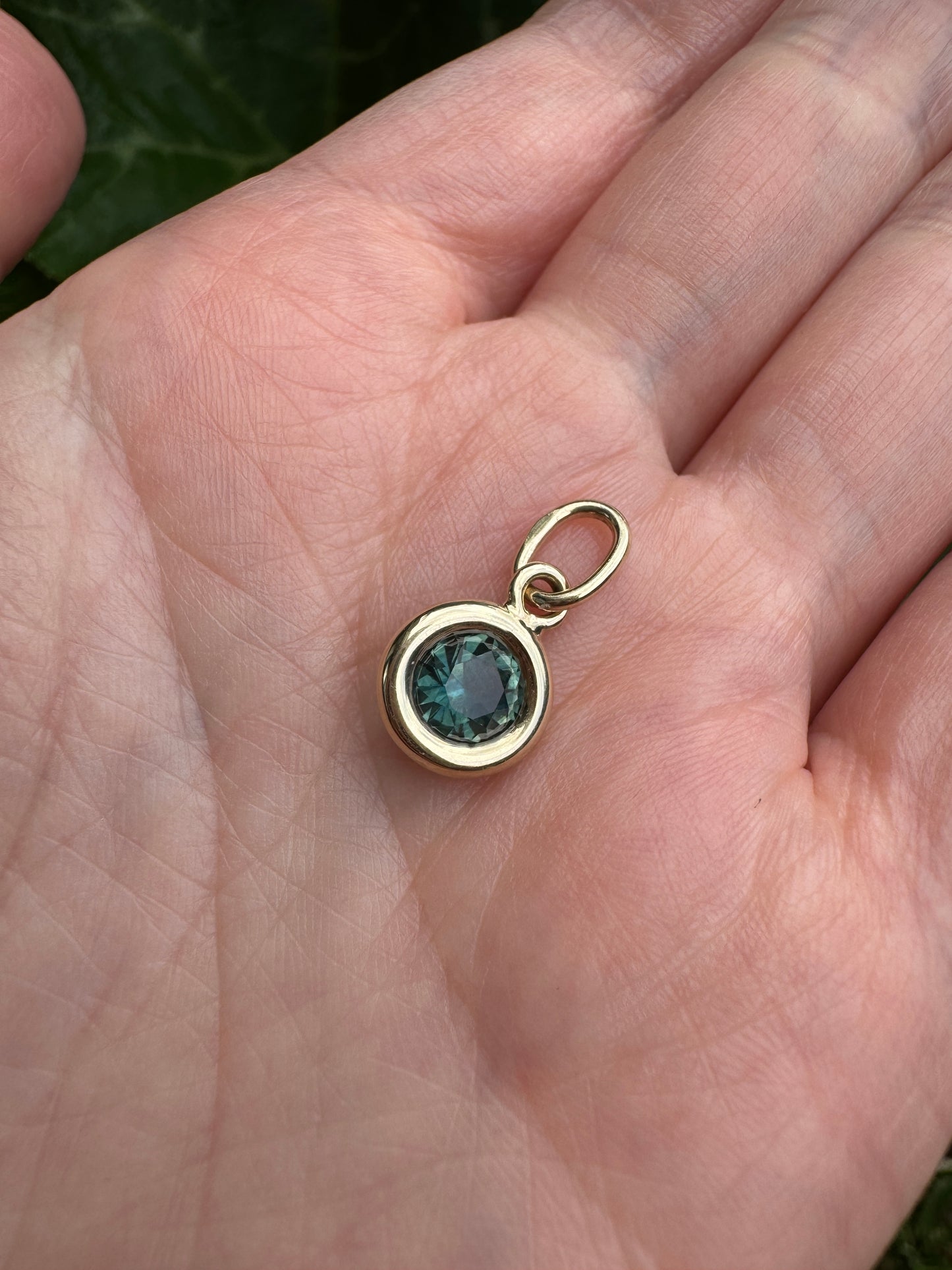 Custom handmade recycled 9ct yellow gold 1.08ct Australian parti sapphire bezel set pendant