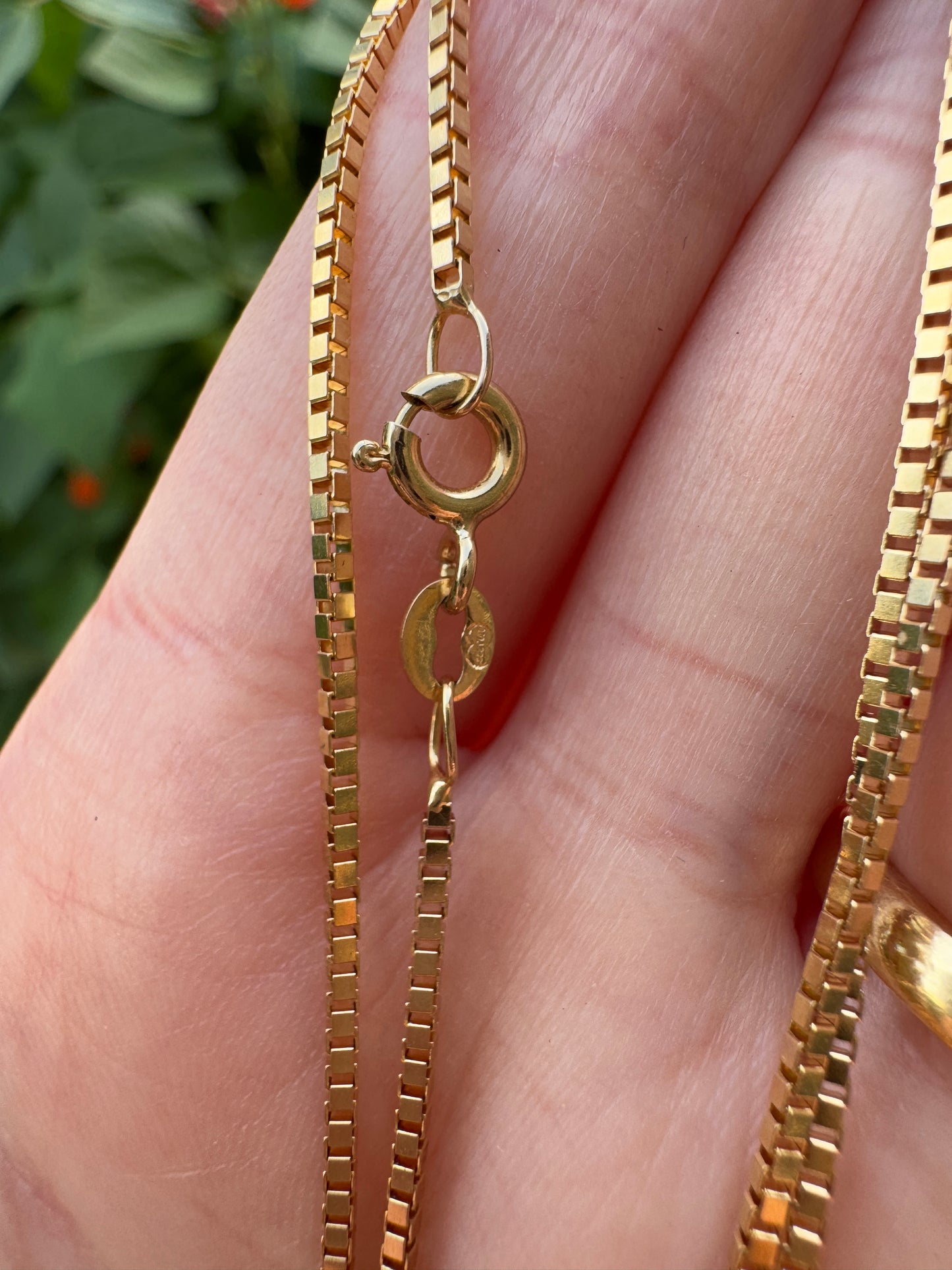 Vintage Italian 9ct yellow gold box chain, 45.5cm / 17.9 inches long