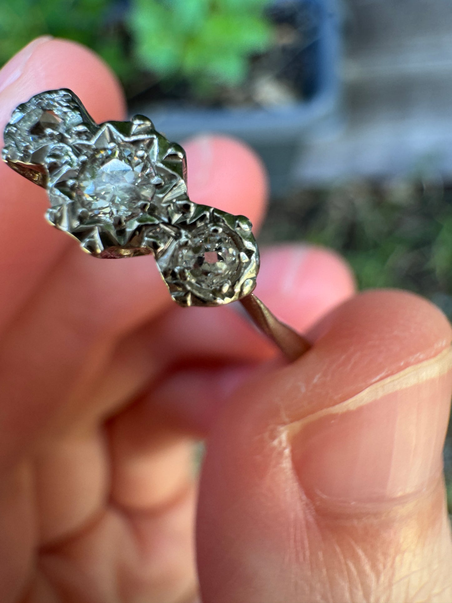 Vintage 18ct white gold and platinum three stone 0.16ct TCW old mine cut and old European cut diamond ring