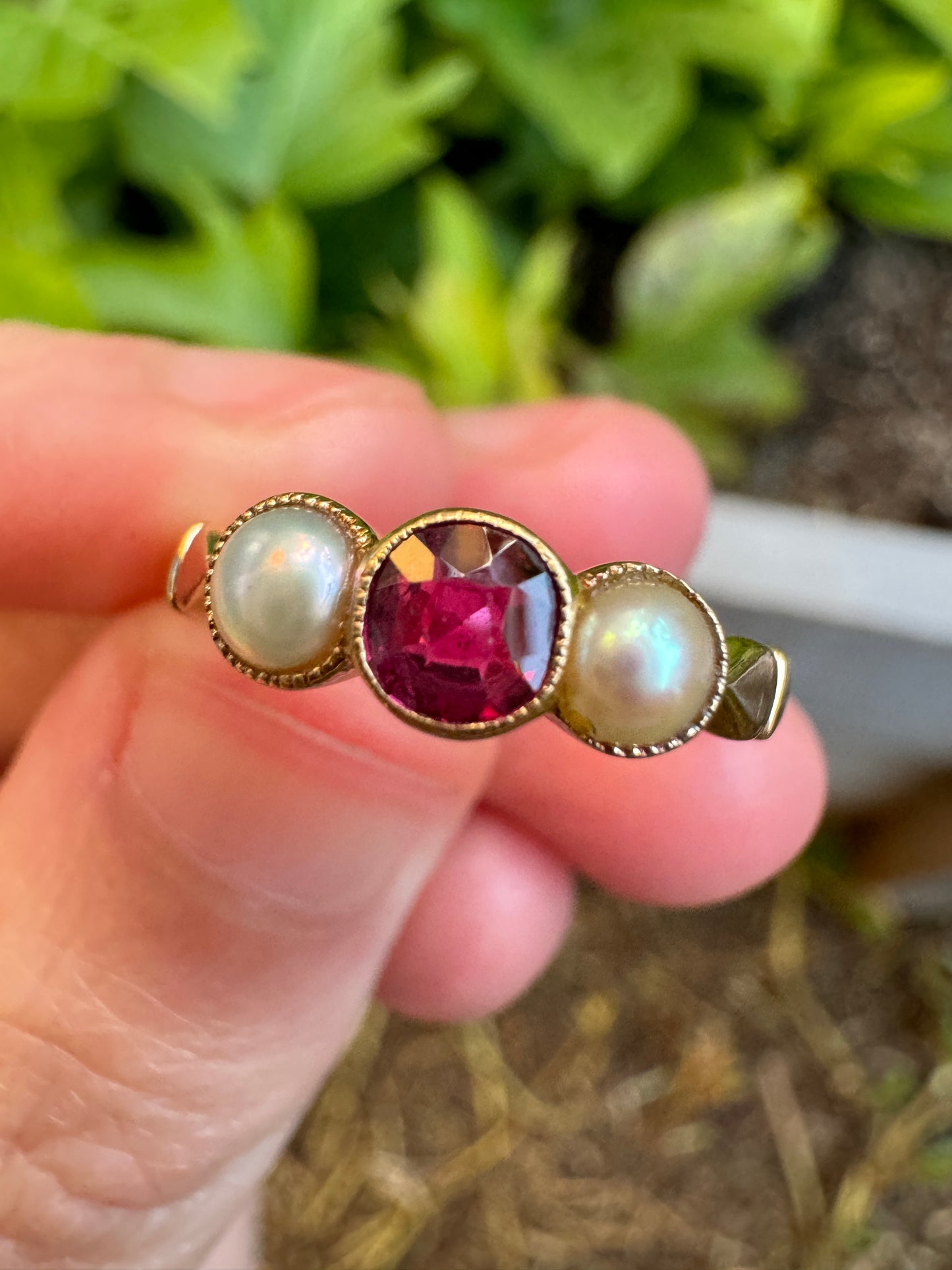 Vintage 18ct yellow gold 0.2ct ruby and pearl ring