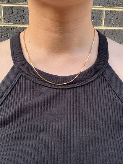 Vintage Italian 9ct yellow gold box chain, 45.5cm / 17.9 inches long