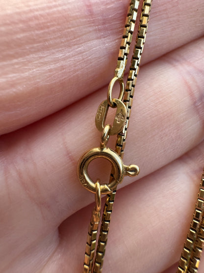 Vintage Italian 18ct yellow gold box link chain, 40cm / 15.75 inches long