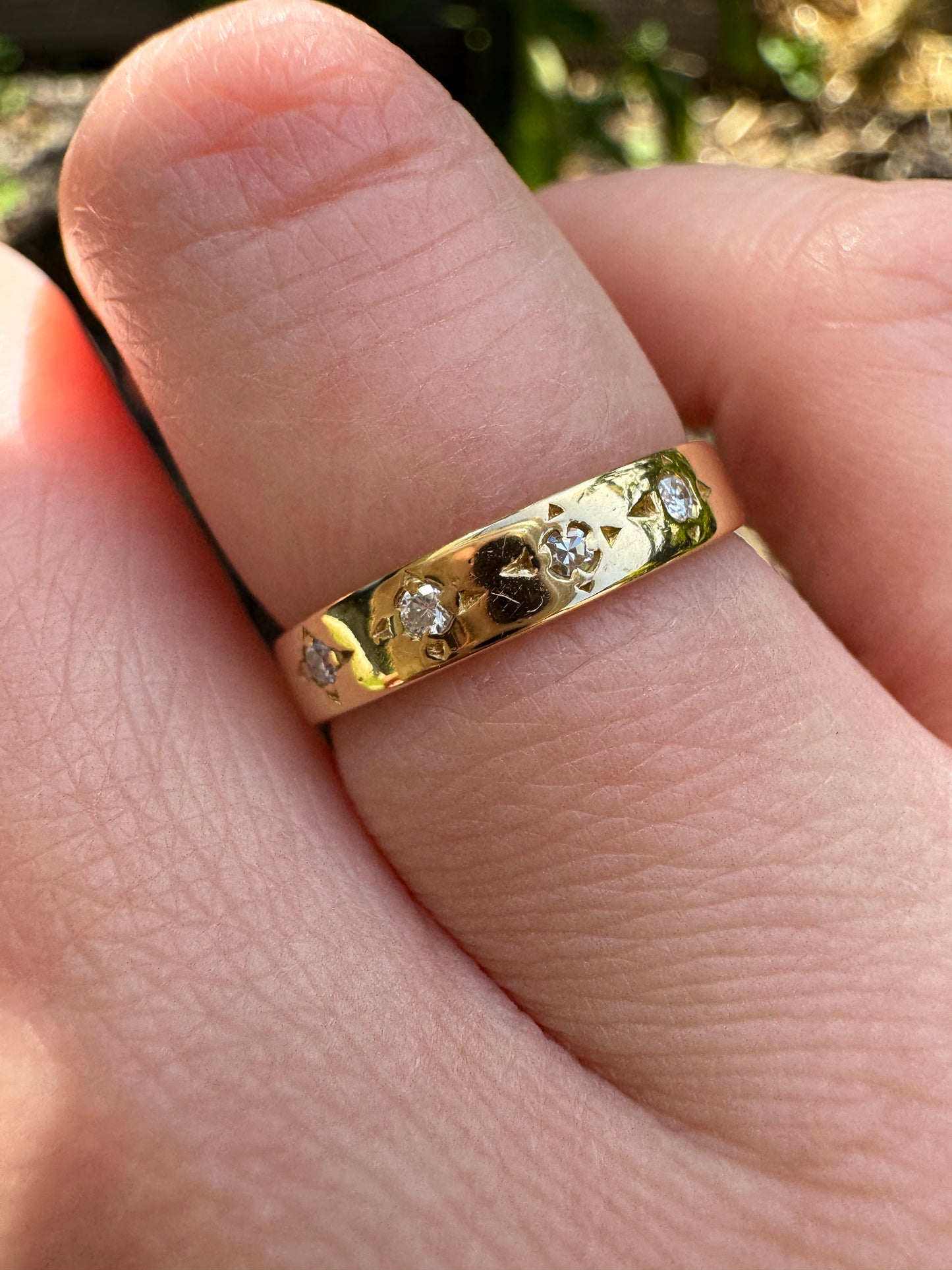 Vintage 18ct yellow gold four stone transitional cut and single cut diamond starset gypsy ring
