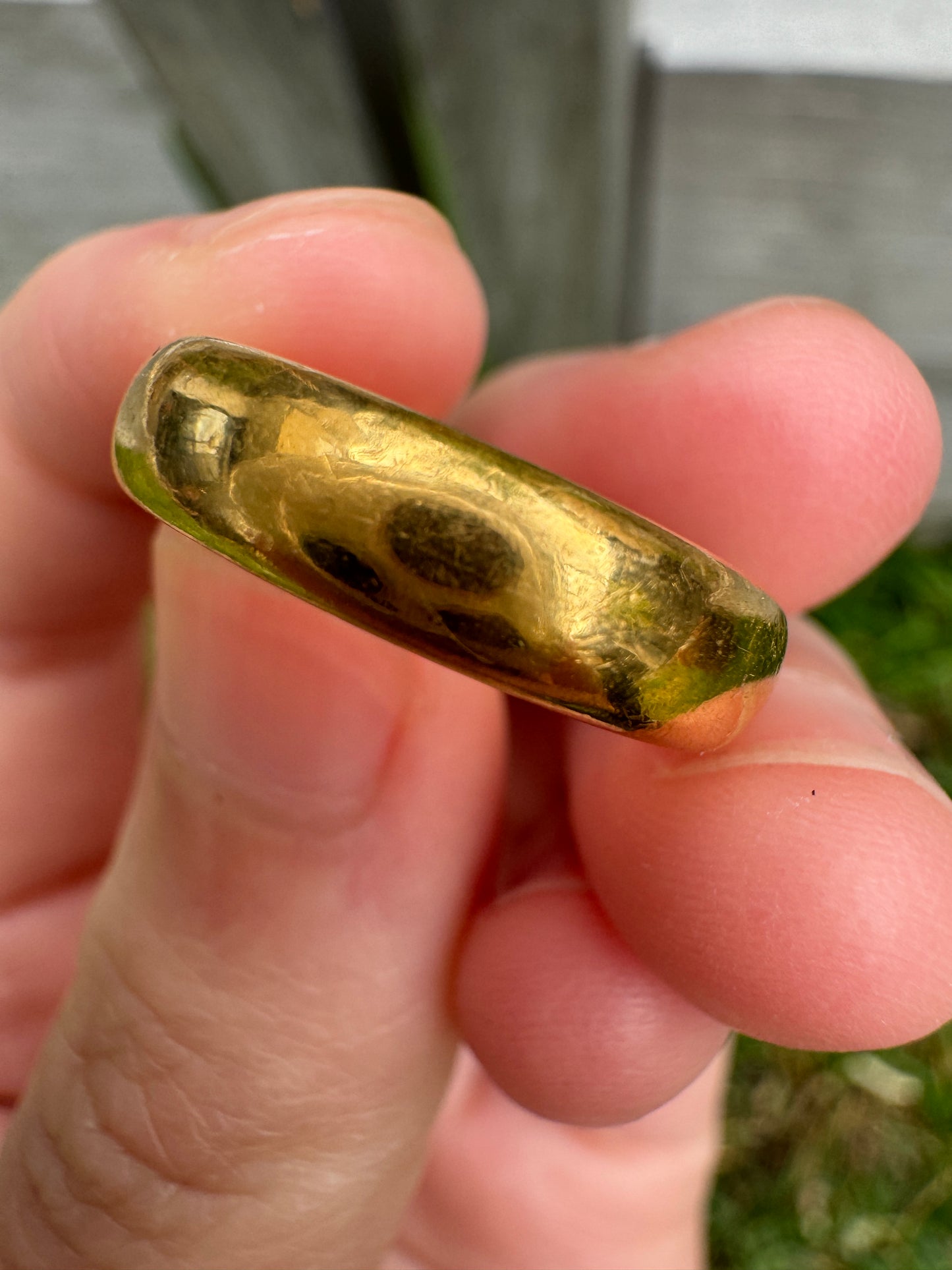 Vintage 22ct yellow gold band, 4mm wide
