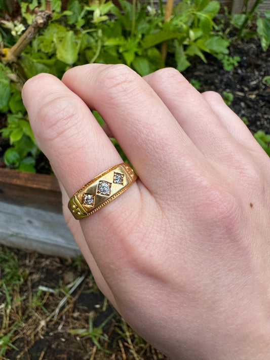 Antique Australian Wendt 18ct yellow gold 0.2ct TCW three stone old mine cut diamond gypsy ring