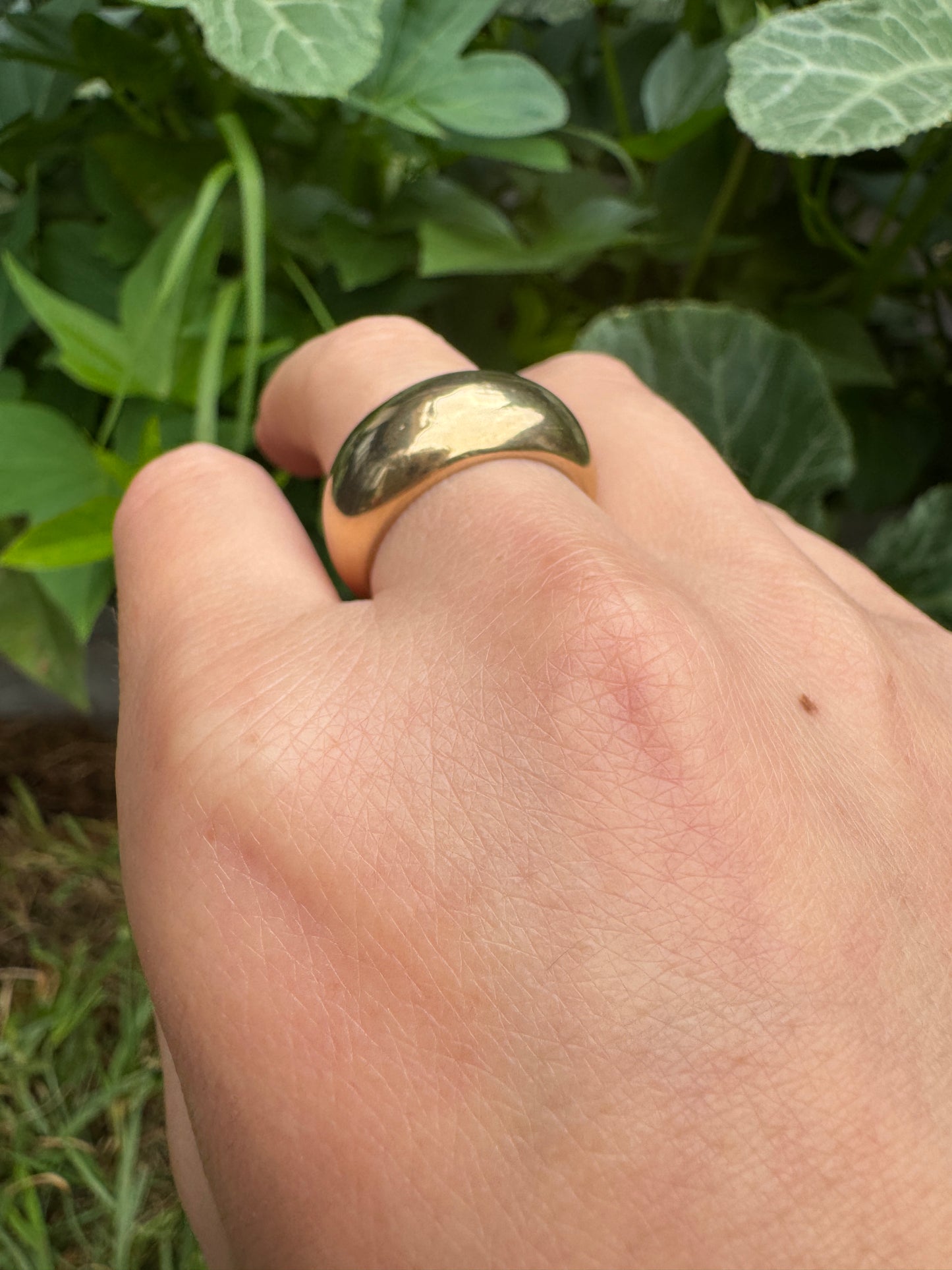 Vintage 9ct yellow gold bombe ring