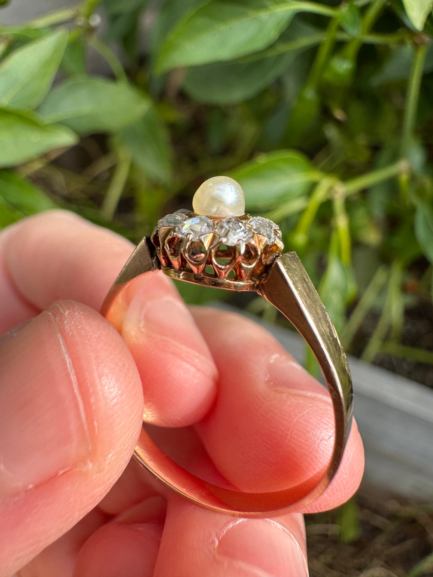 Vintage 18ct rose gold pearl and rose cut diamond daisy ring