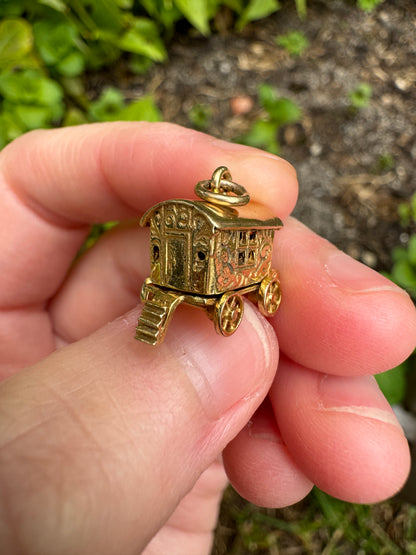 Vintage 9ct yellow gold opening caravan charm
