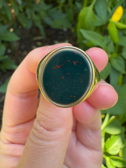 Vintage 9ct yellow gold bloodstone signet ring