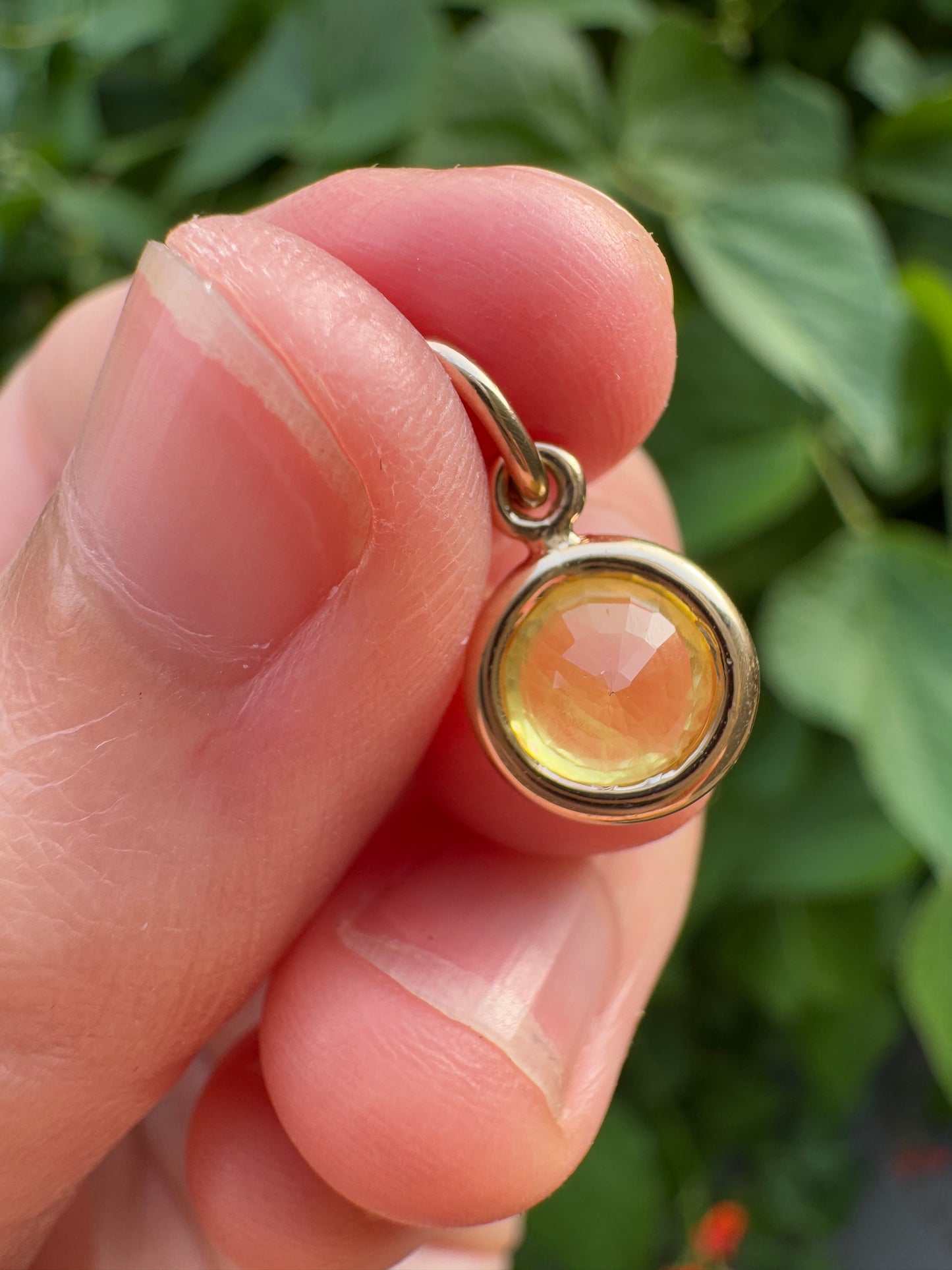 Custom 9ct yellow gold 1.15ct round cut yellow sapphire bezel set pendant
