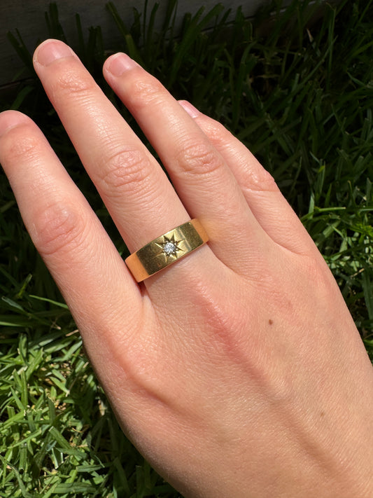 Antique 18ct yellow gold 0.13ct old mine cut diamond cigar band