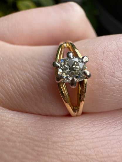 Vintage 18ct gold old mine cut diamond solitaire ring