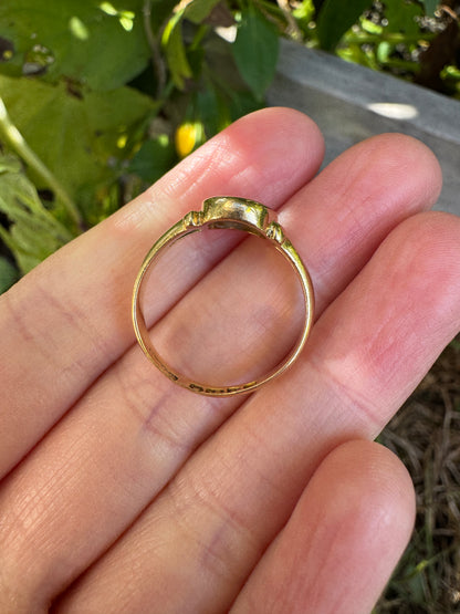 Antique Edwardian 18ct yellow gold three stone 0.3ct TCW old mine cut diamond split shank signet ring