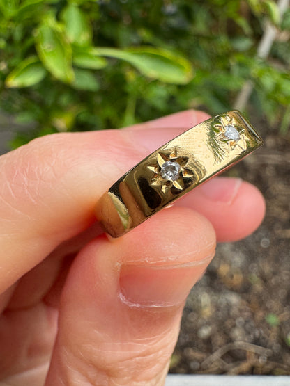 Vintage 18ct yellow gold three stone 0.1ct TCW round brilliant cut diamond starset gypsy ring