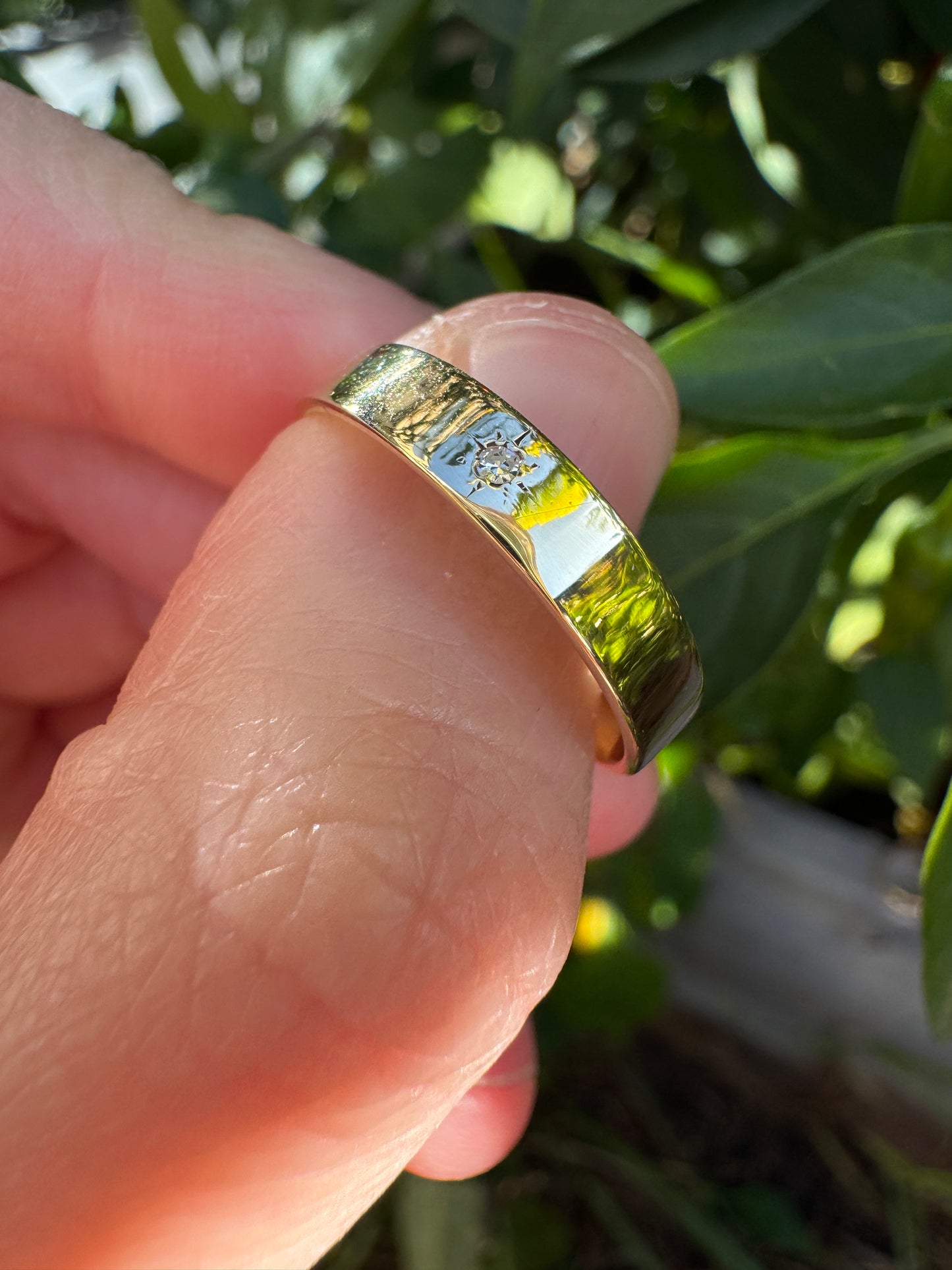 Antique 9ct yellow gold single cut diamond starset gypsy ring