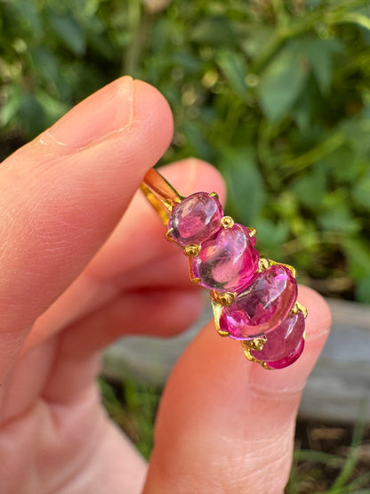 Antique 15ct yellow gold five stone 1.65ct TCW natural pink sapphire cabochon ring