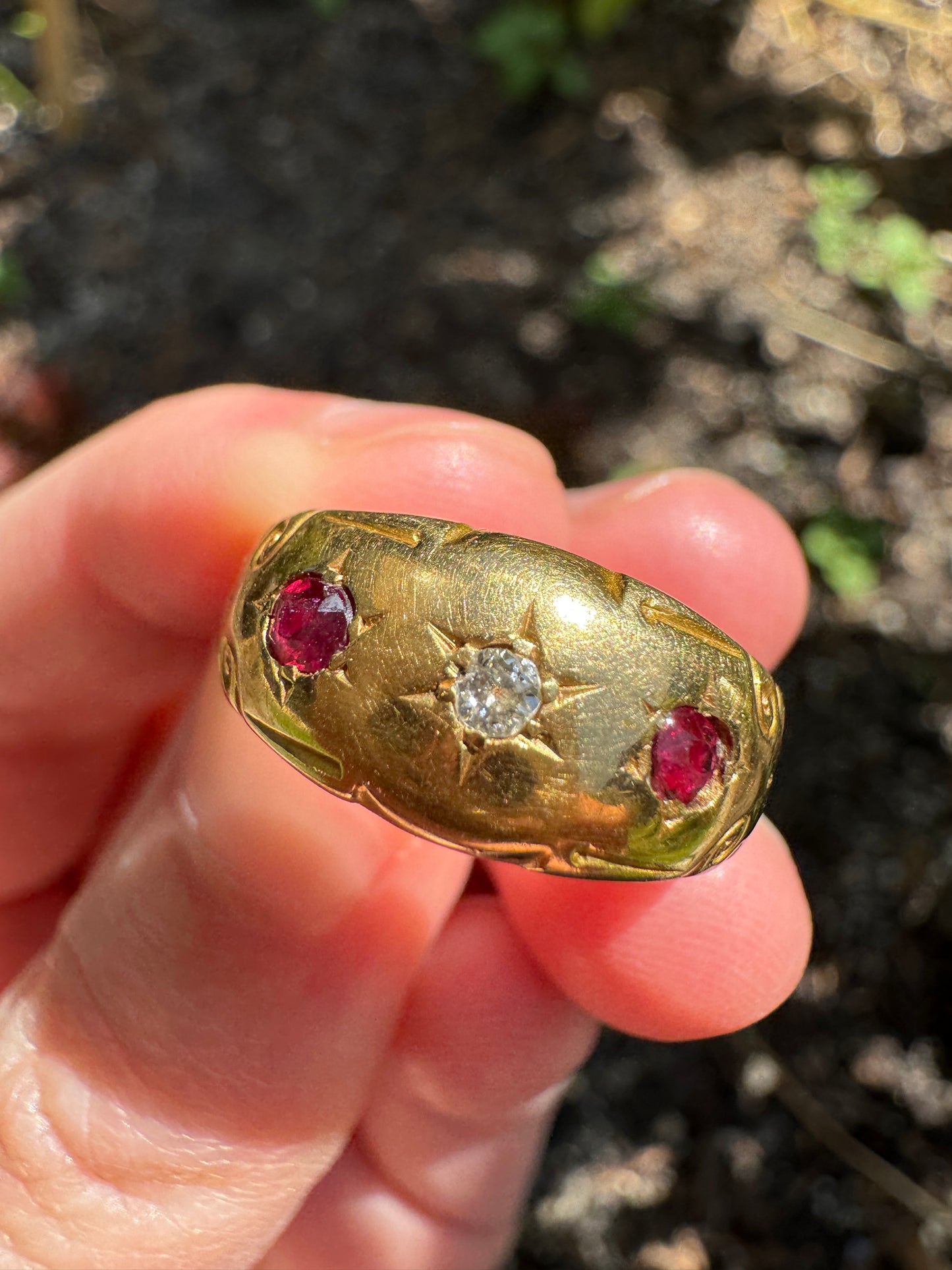 Vintage 18ct yellow gold cushion cut 0.25ct TCW ruby and old mine cut diamond starset gypsy ring