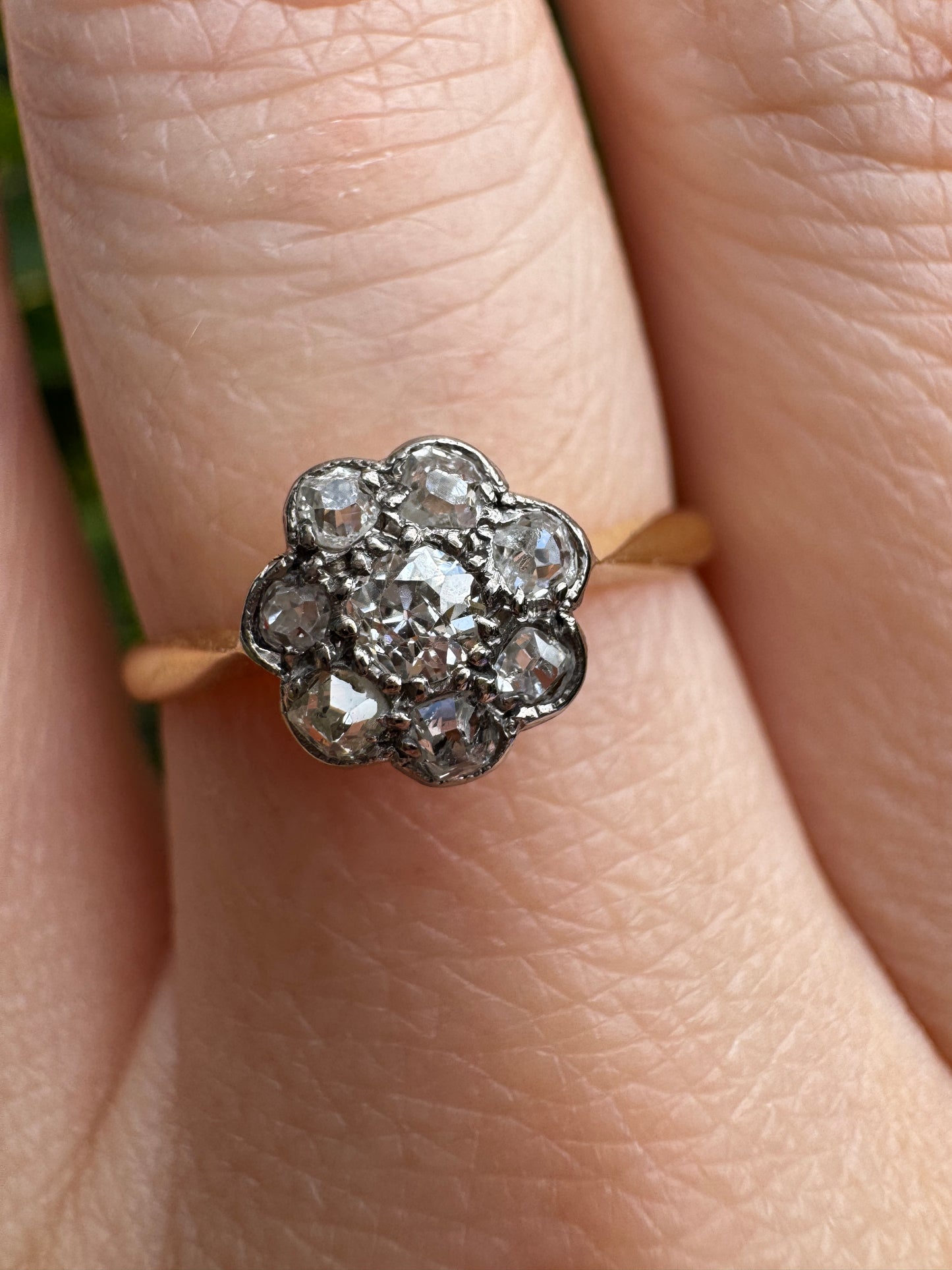 Antique 18ct yellow gold 0.4ct TCW old mine cut and single cut diamond daisy cluster ring