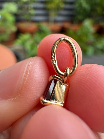 Custom handmade 9ct yellow gold 0.97ct rhodolite garnet claw set pendant
