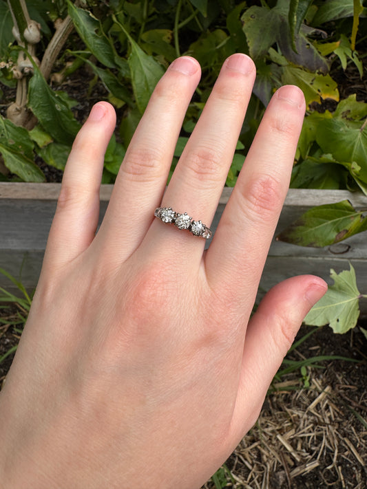 Antique 18ct gold old mine cut diamond trilogy ring