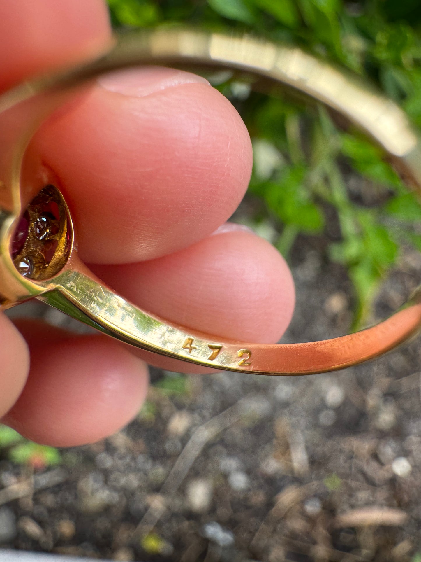Vintage 18ct yellow gold 0.24ct natural ruby and 0.17ct TCW old single cut diamond daisy cluster ring
