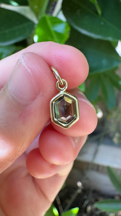 Custom handmade 9ct yellow gold 0.88ct hexagonal Australian parti sapphire bezel set pendant