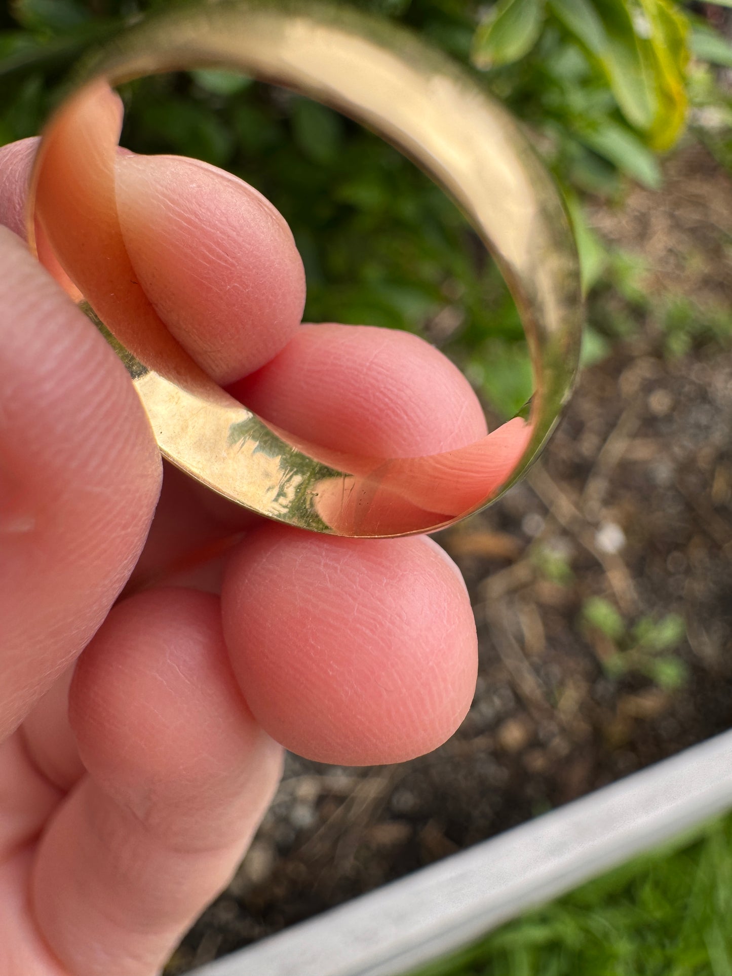 Antique Victorian 15ct yellow gold band, 4.7mm wide