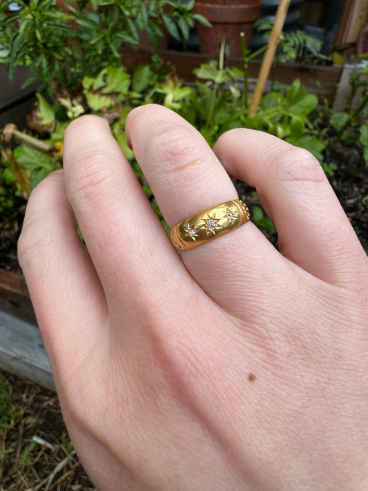 Antique 18ct yellow gold three stone old mine cut diamond starset gypsy ring