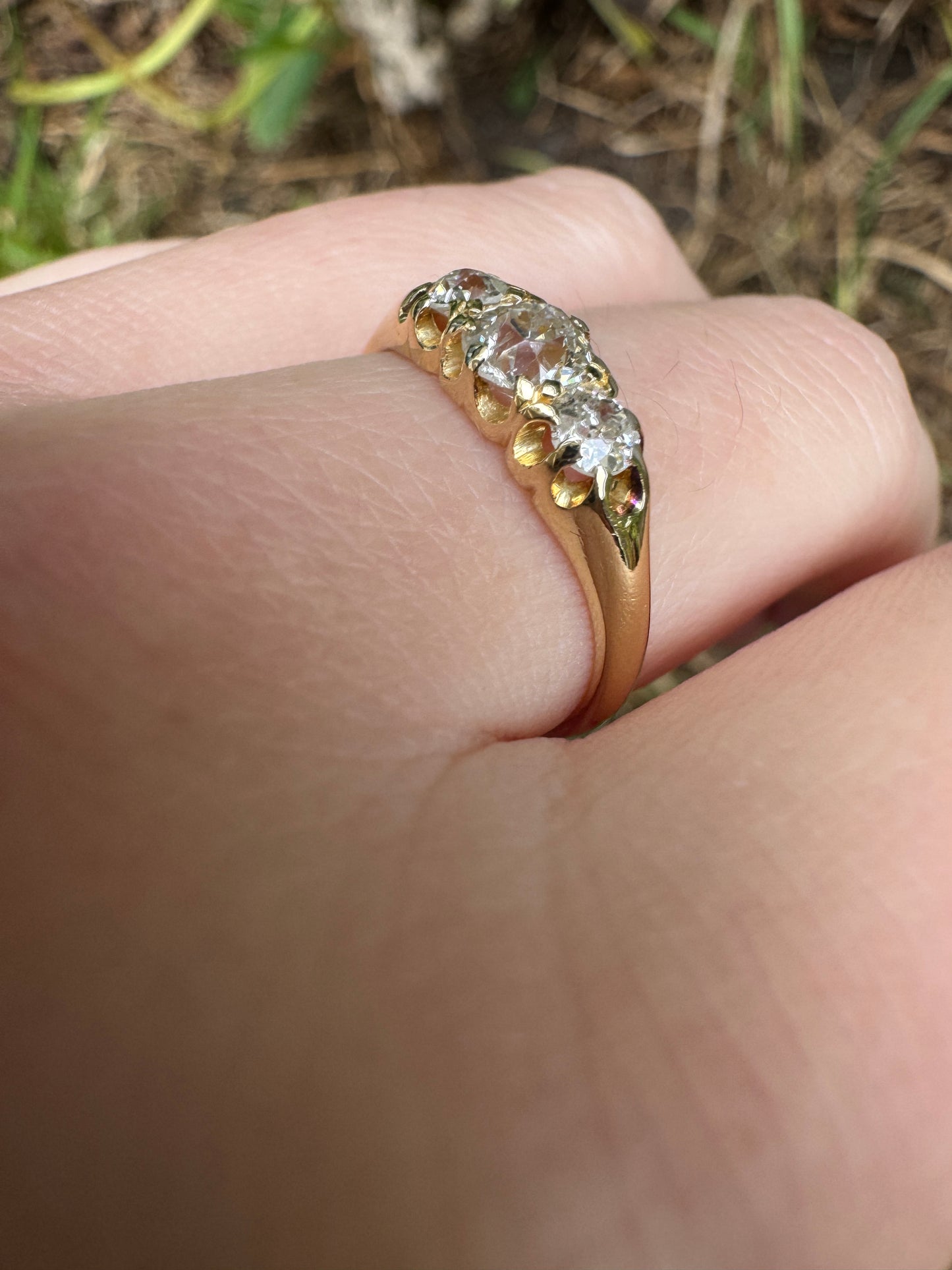 Antique 18ct yellow gold three stone 0.7ct TCW old mine cut diamond ring