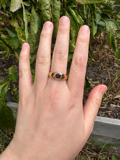 Antique English Edwardian 18ct yellow gold 0.76ct old cushion cut garnet gypsy ring