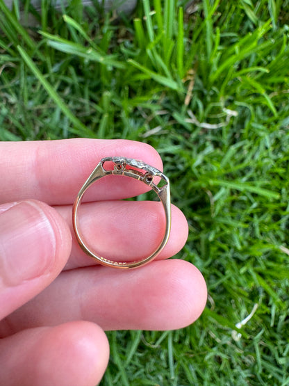 Vintage 18ct yellow gold and platinum yellow baguette diamond and rose cut diamond scalloped ring