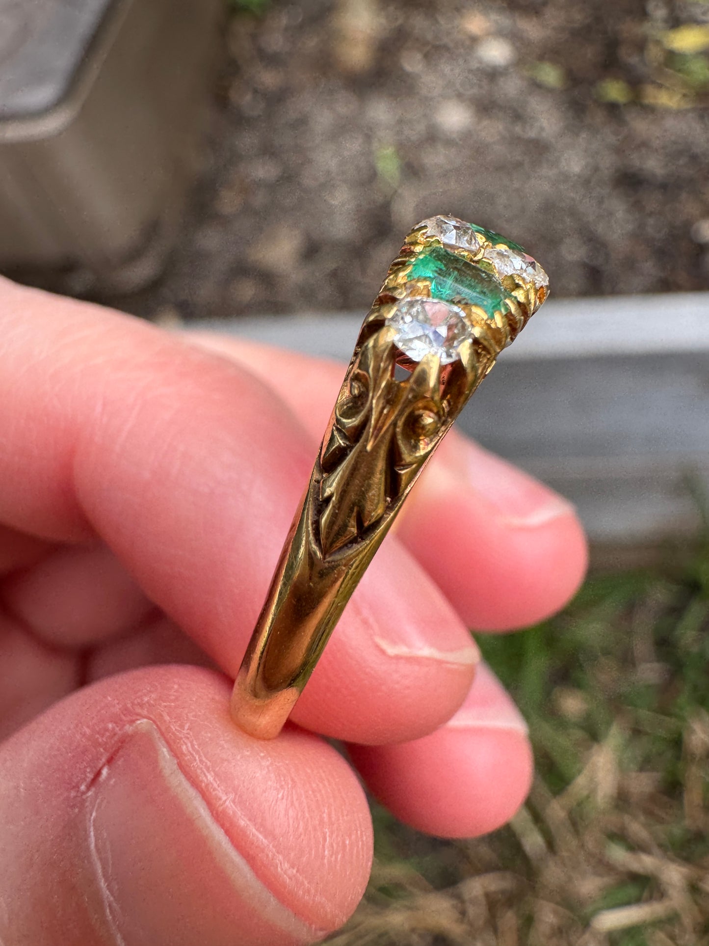 Antique Australian 18ct yellow gold 0.35ct TCW natural emerald and 0.4ct TCW old mine cut diamond ring